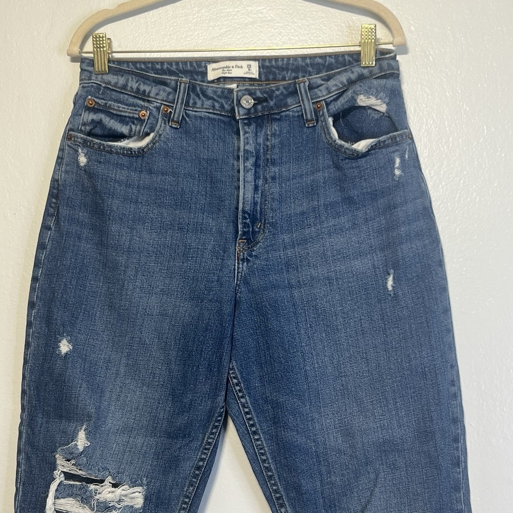 Abercrombie & Fitch The Mom High‎ Rise Tapered Destroy Cropped Jeans Size 29 - Picture 2 of 14